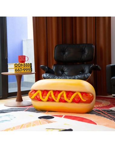 Giant Hot Dog Stool by Third Drawer Down Comment ça marche